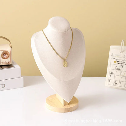 Présentoir de colliers en velours